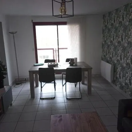 Appartement -- Le Refuge, A 50 Metres De La Gare --