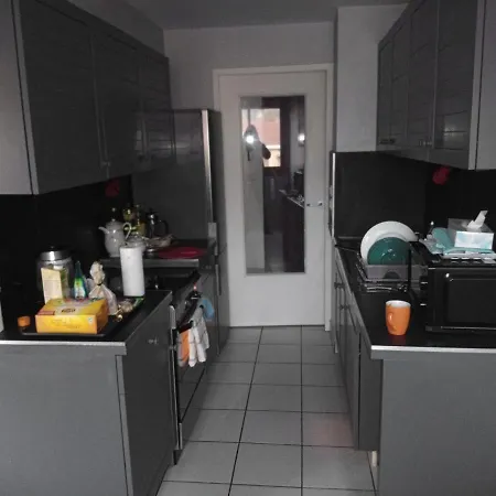 -- Le Refuge, A 50 Metres De La Gare --