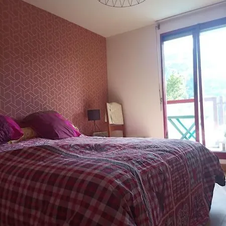 -- Le Refuge, A 50 Metres De La Gare -- Appartement